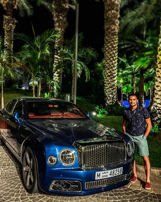 Bentley Mulsanne.
